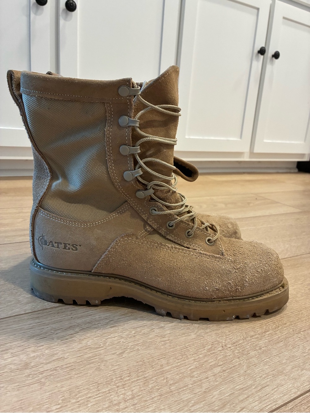 Bates Men’s Gore-Tex Military Issue Combat Boot Suede Desert Tan Size 9 R